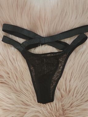 Brand New Victoria's Secret VERY SEXY BRAZILIAN SLIP PANTY-XS